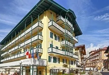 维多利亚公园酒店 4* 科尔蒂纳丹佩佐